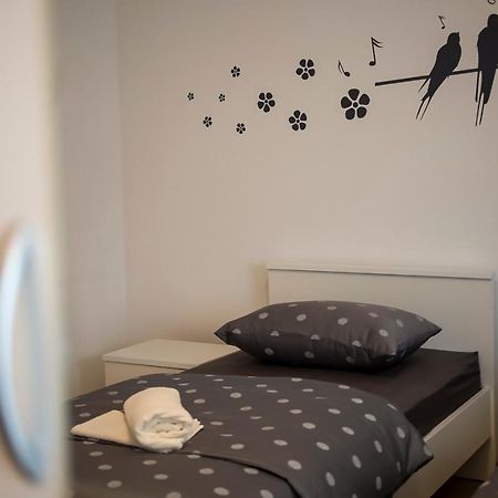 Apartman Mia ชิเบนิก ภายนอก รูปภาพ